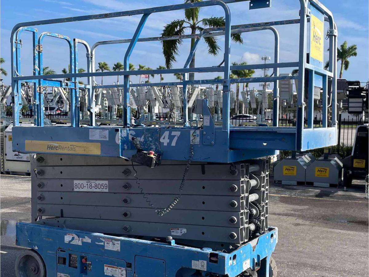 2017 Genie GS-4047