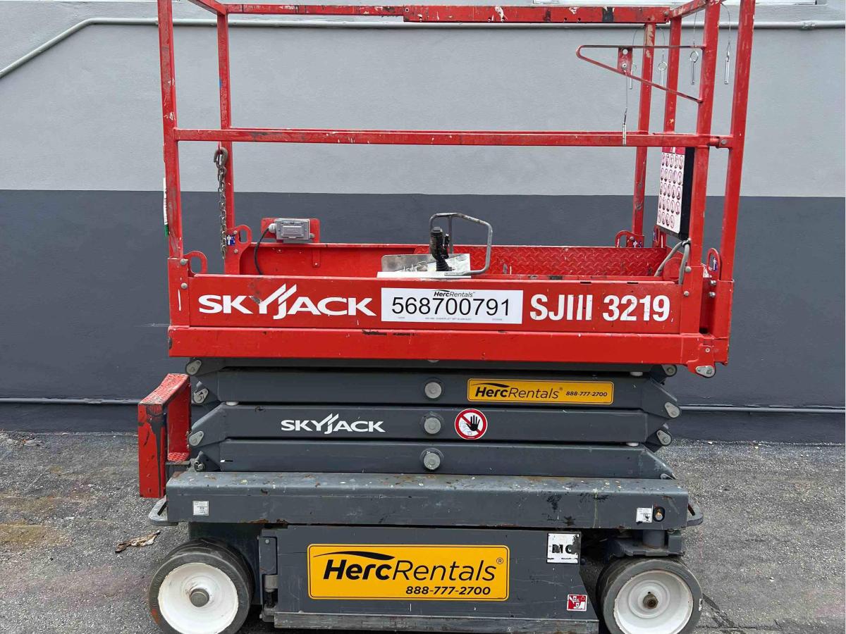 2017 Skyjack SJ3219