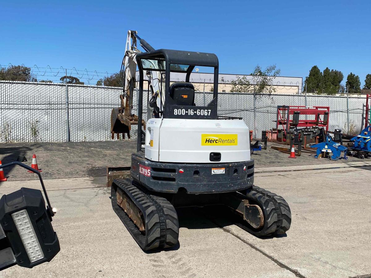 2017 Bobcat E50
