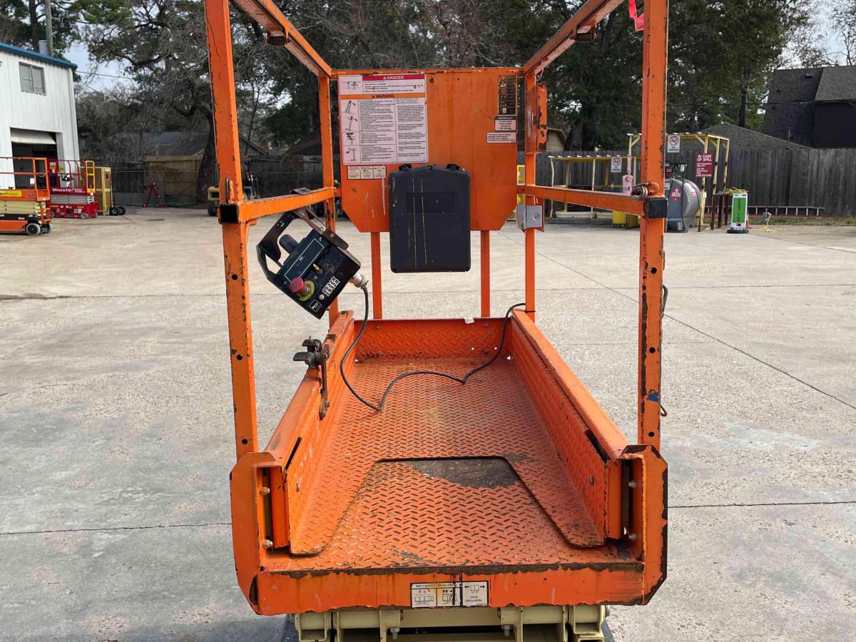 2018 JLG 1932R
