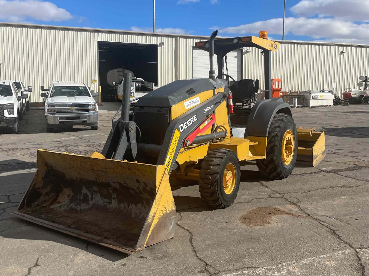 2015 John Deere 210L