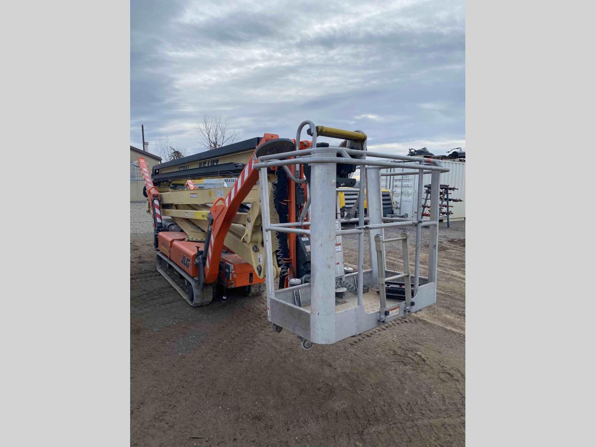 2017 JLG X770AJ-3
