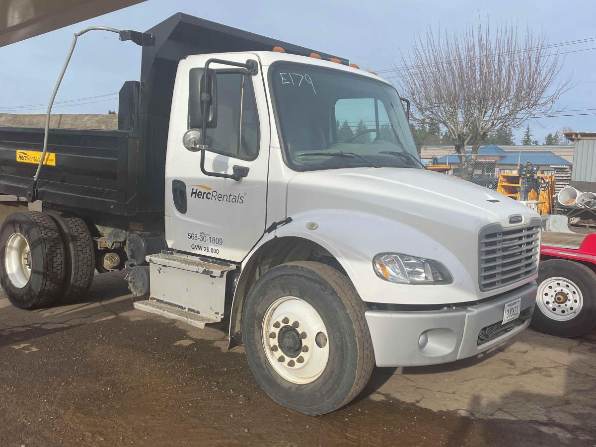 2017 Freightliner M2106