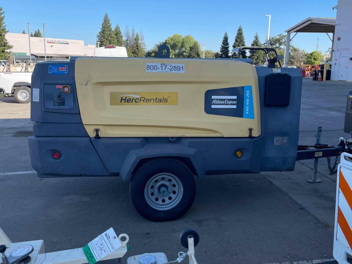 2017 Atlas Copco XAS 400