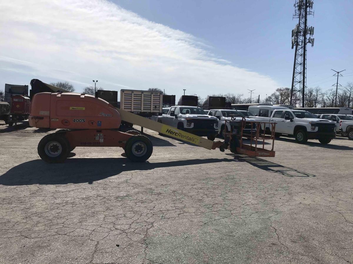 2013 JLG 400S