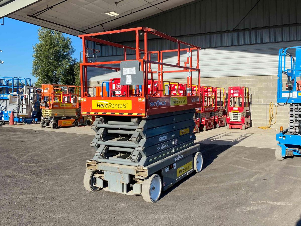 2017 Skyjack SJ4740