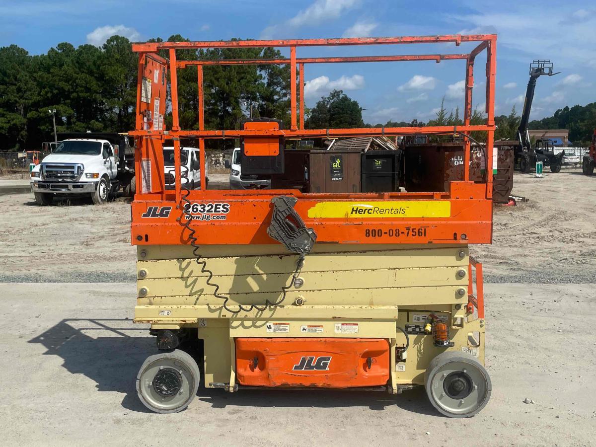 2015 JLG 2632ES