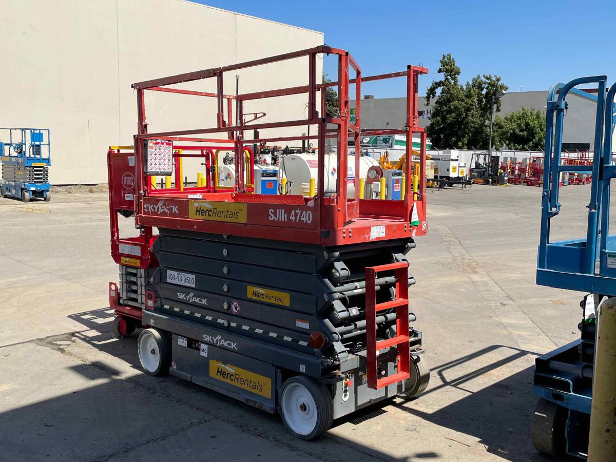 2017 Skyjack SJ4740