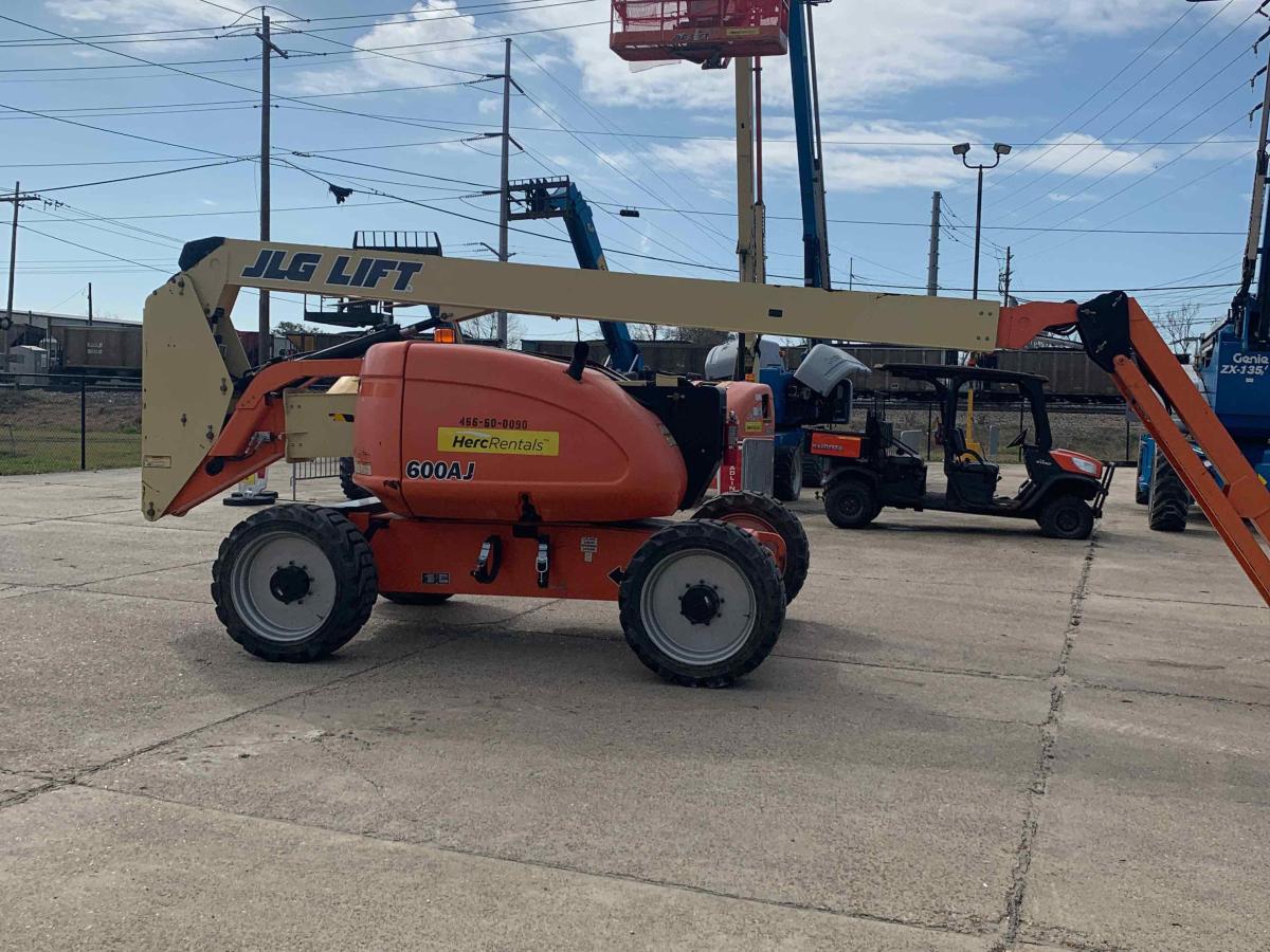 2012 JLG 600AJ