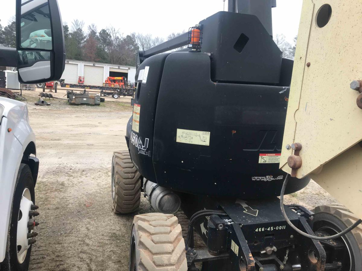 2012 JLG 450AJ