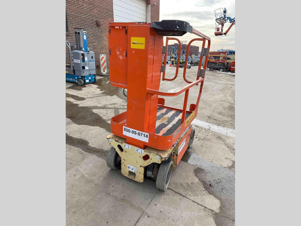 2016 JLG 1230ES