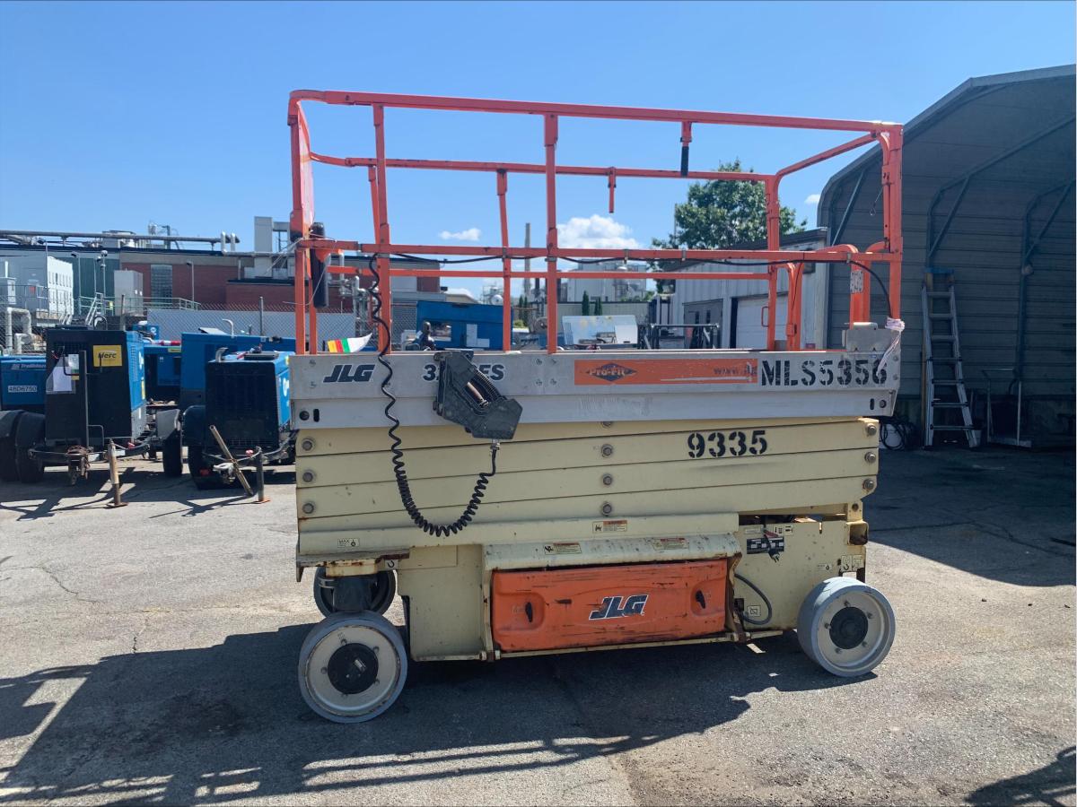 2008 JLG 3246ES