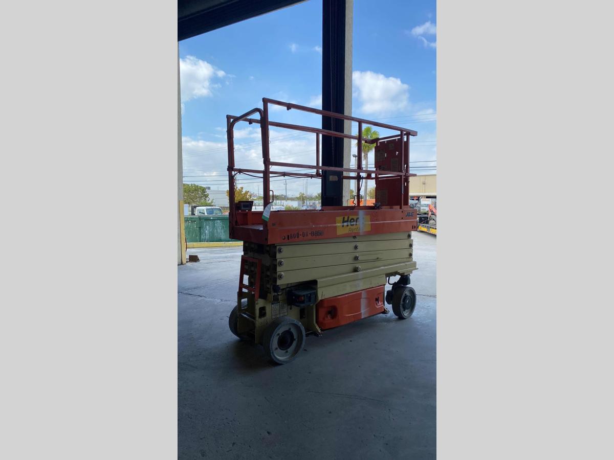 2016 JLG 2632ES