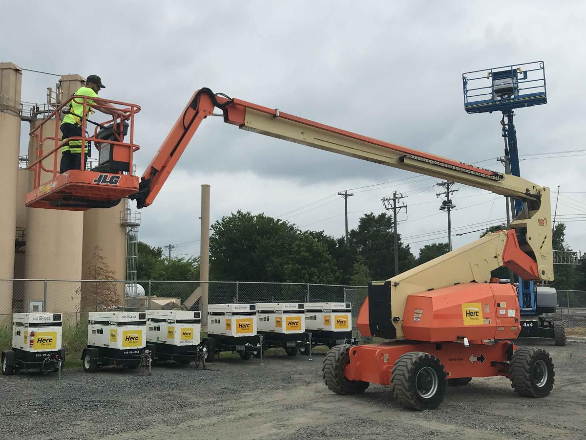 2012 JLG 800AJ