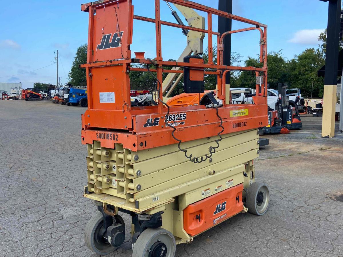2016 JLG 2632ES
