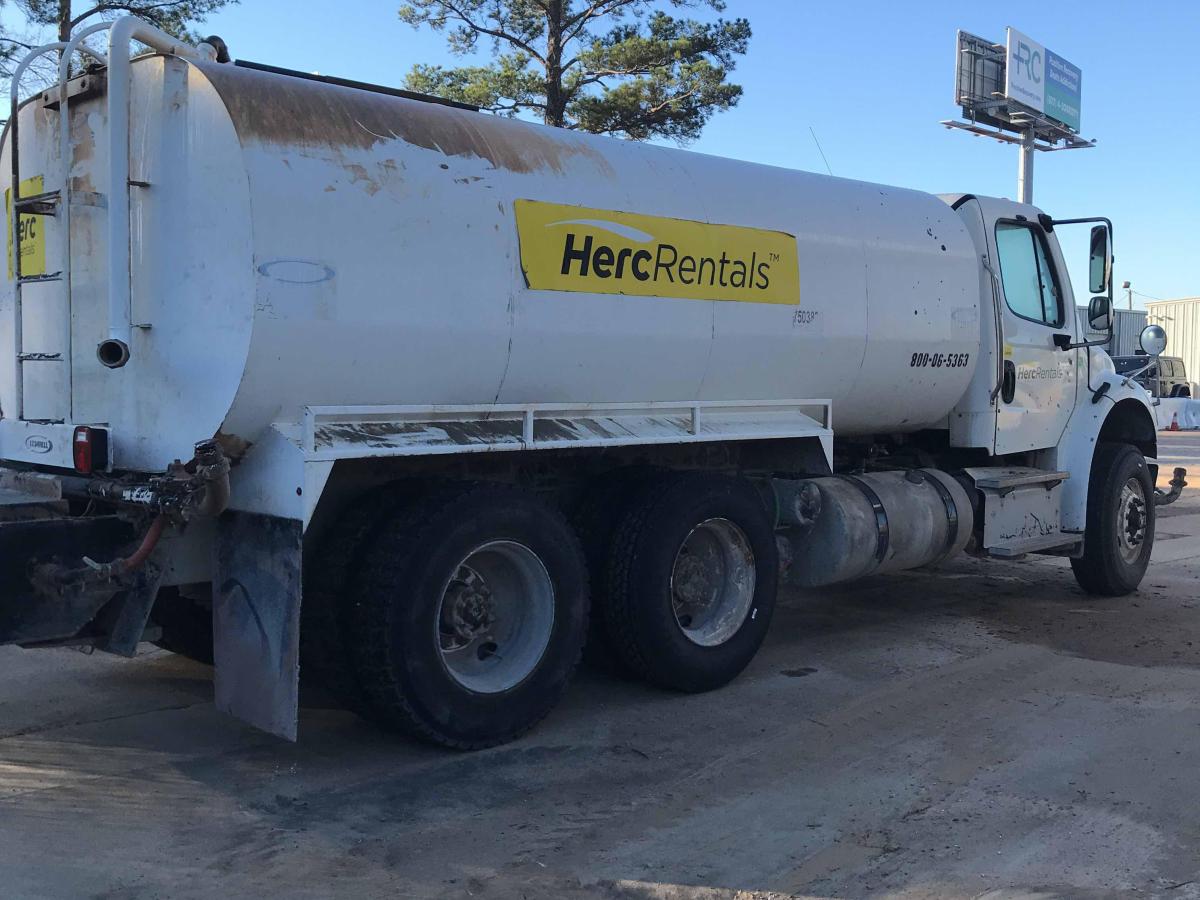 2016 Freightliner M2106