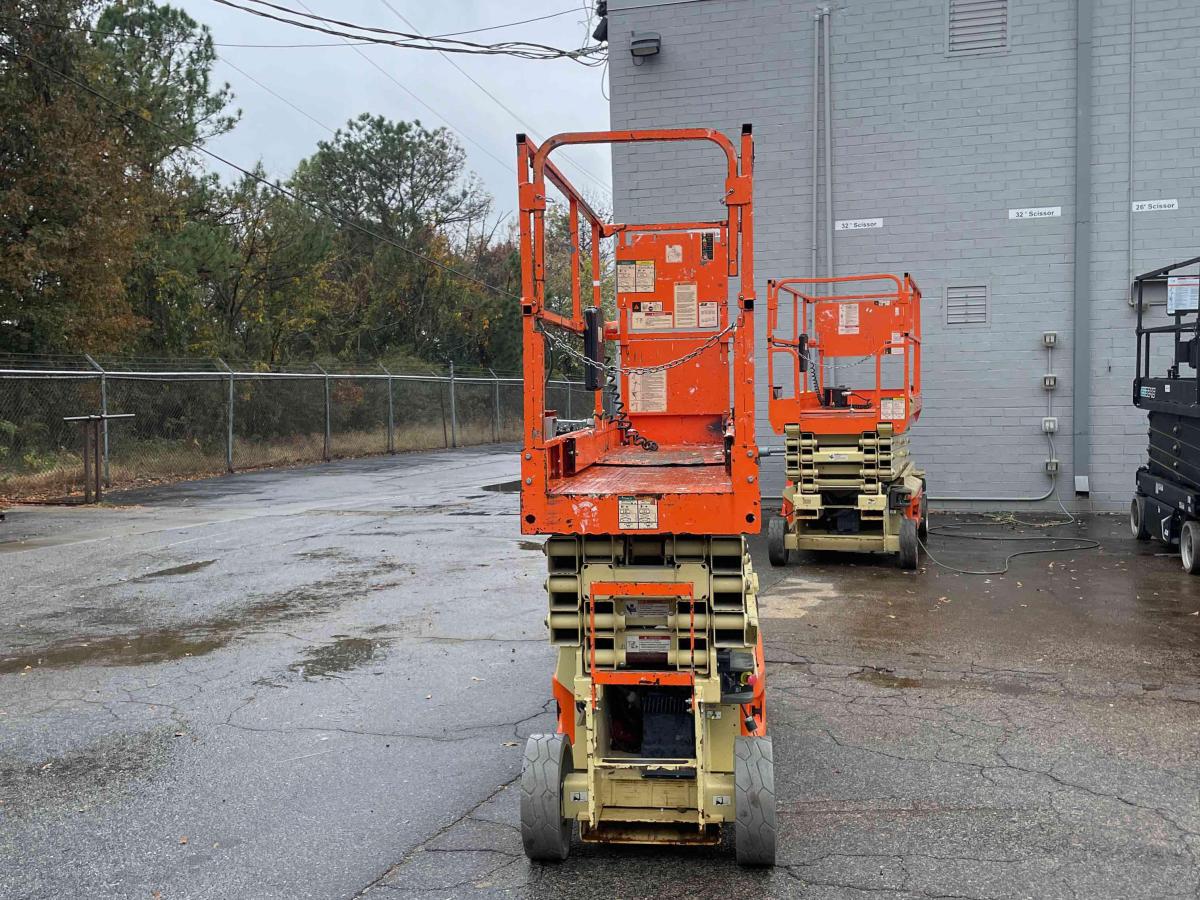 2017 JLG 2632ES
