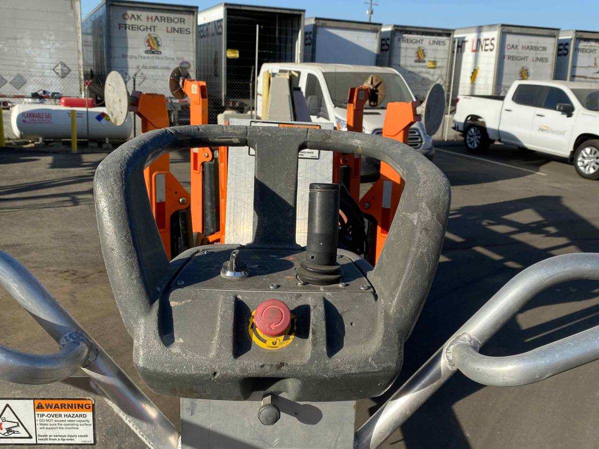 2017 JLG T500J-5