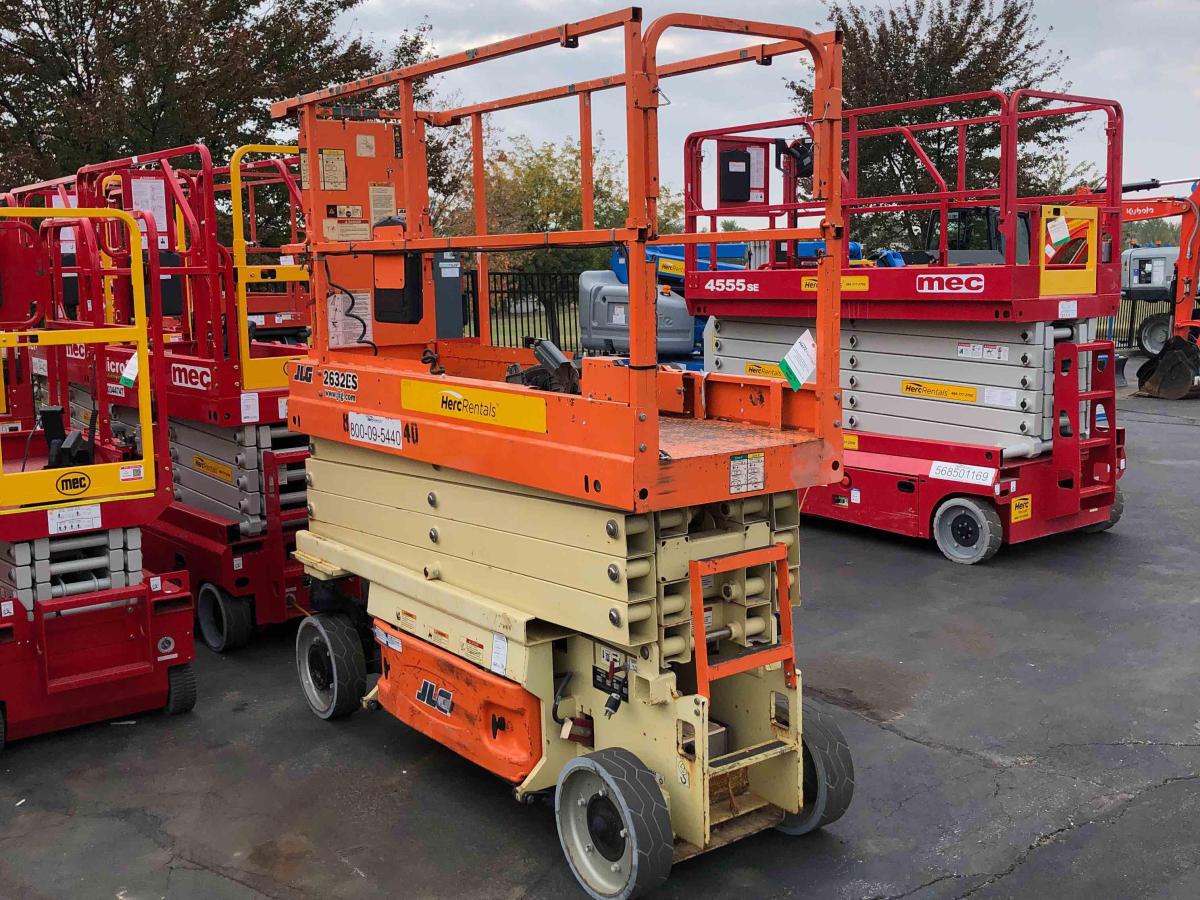 2016 JLG 2632ES