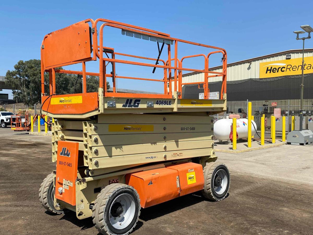 2015 JLG 4069LE