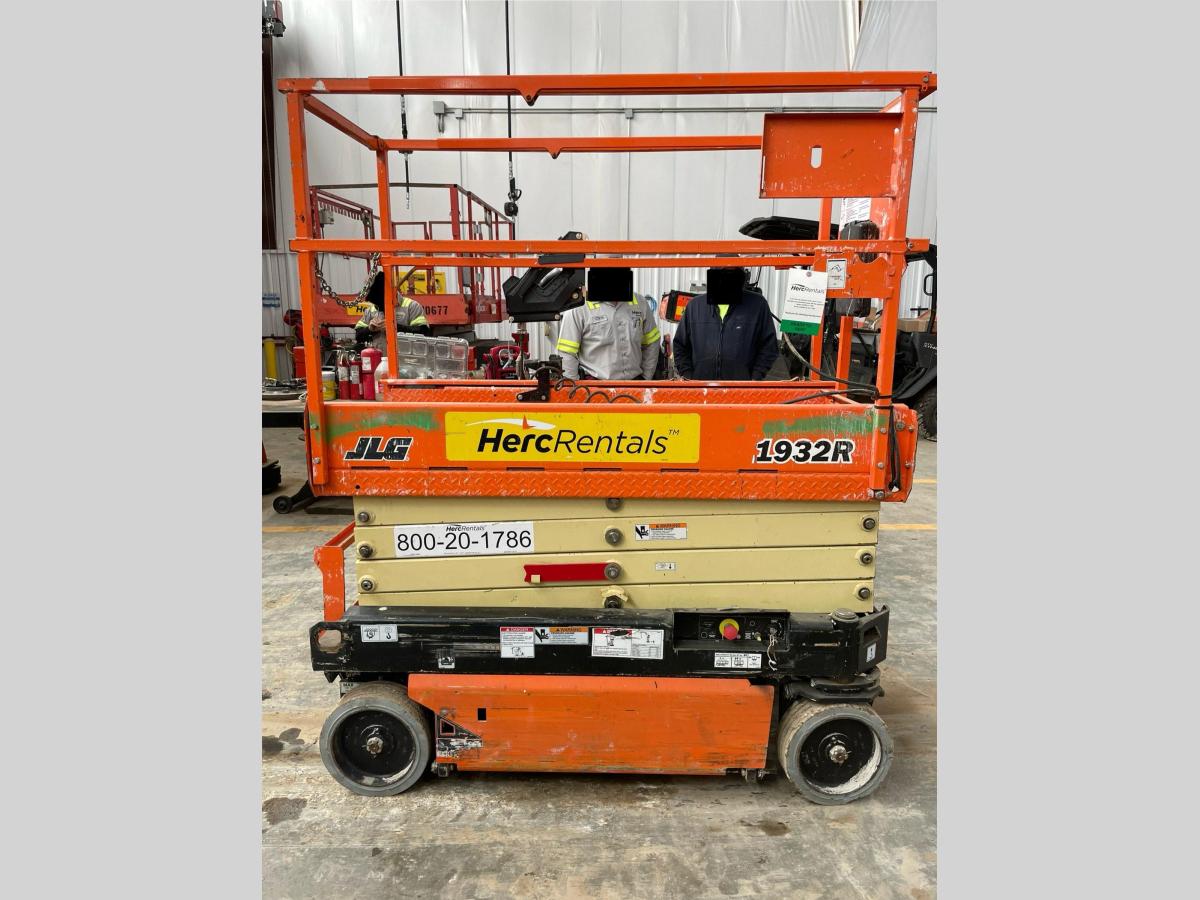2018 JLG 1932R