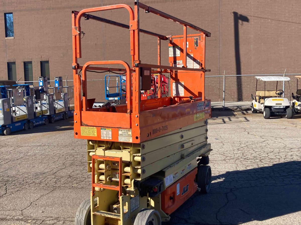 2016 JLG 2632ES