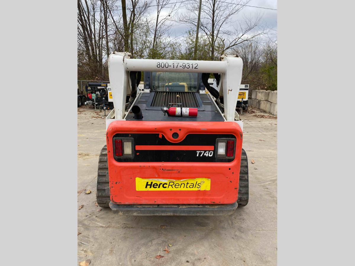 2017 Bobcat T740