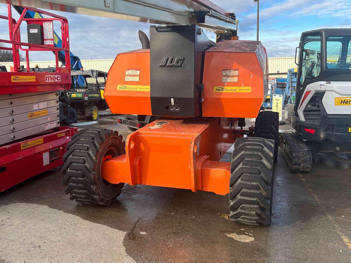 2011 JLG 800AJ