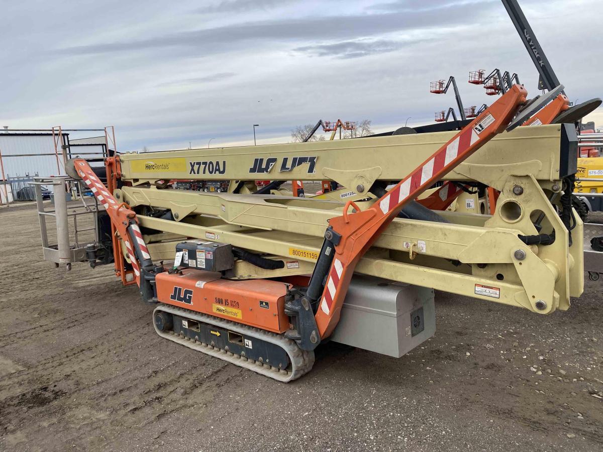 2017 JLG X770AJ