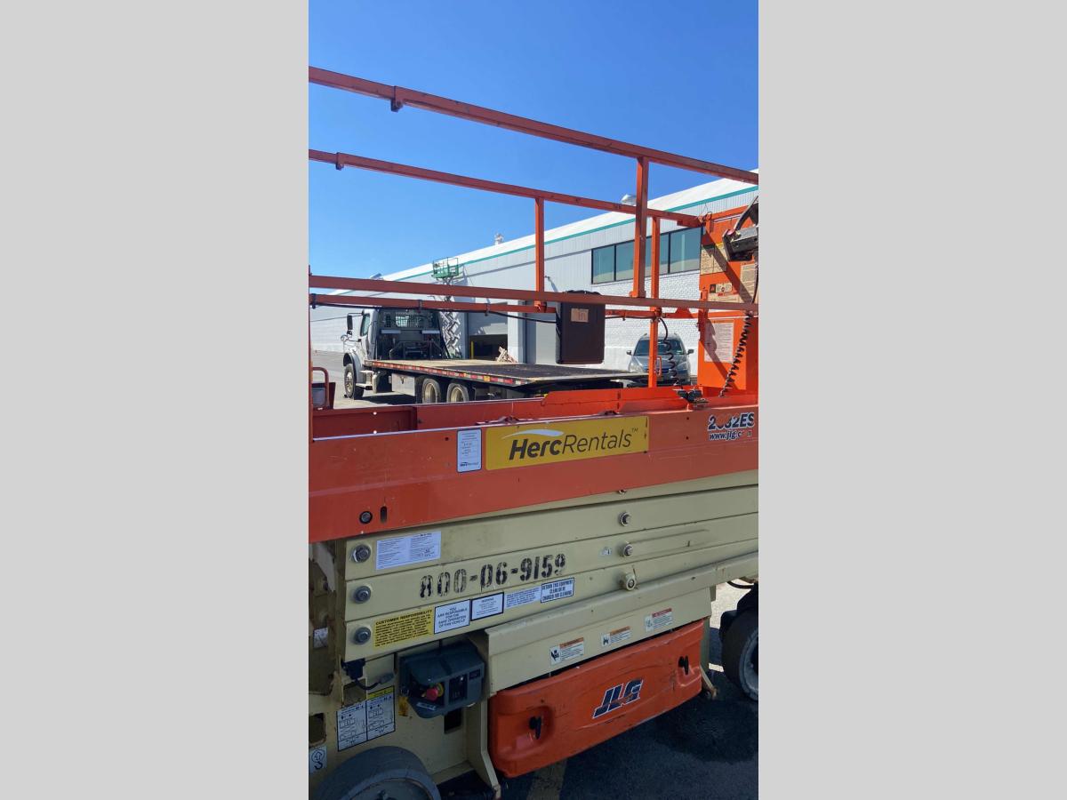 2015 JLG 2632ES