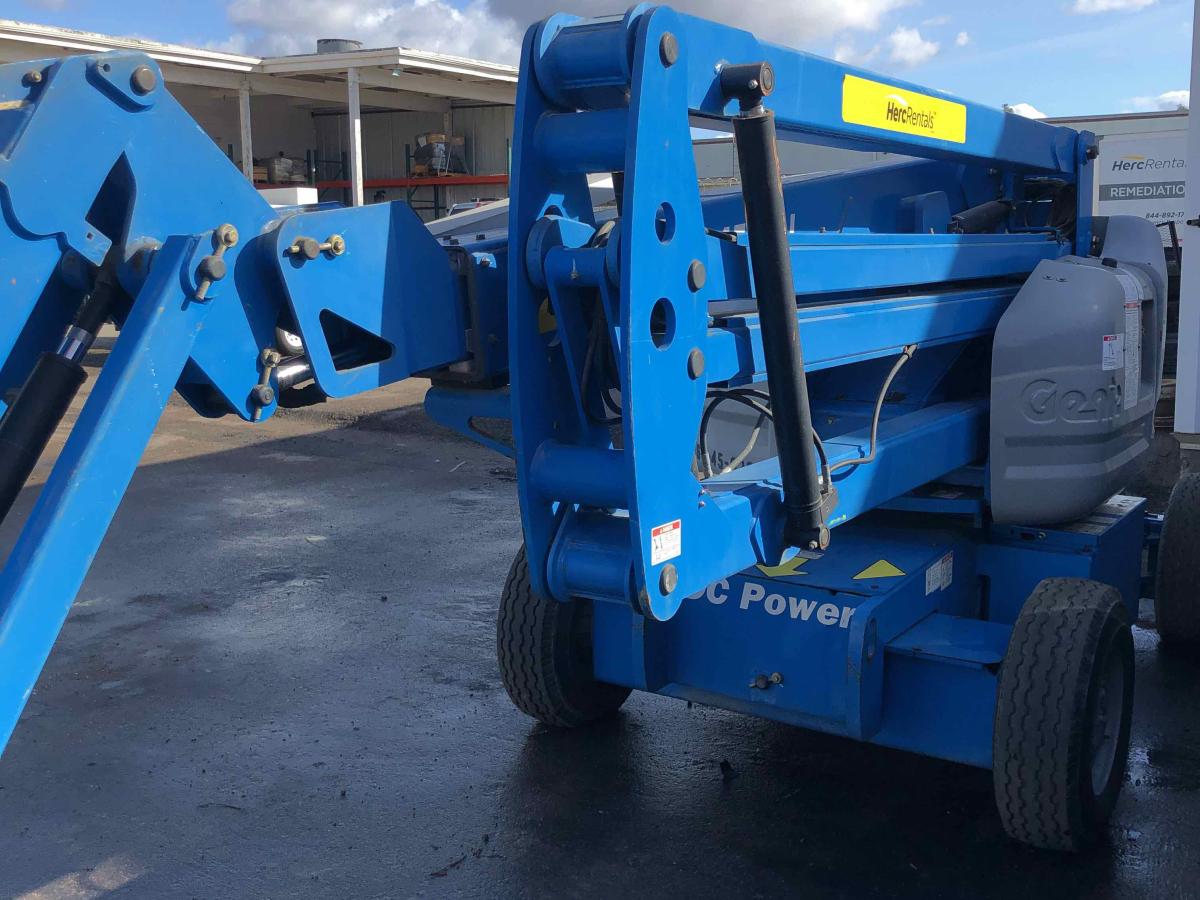 2013 Genie Z-45/25