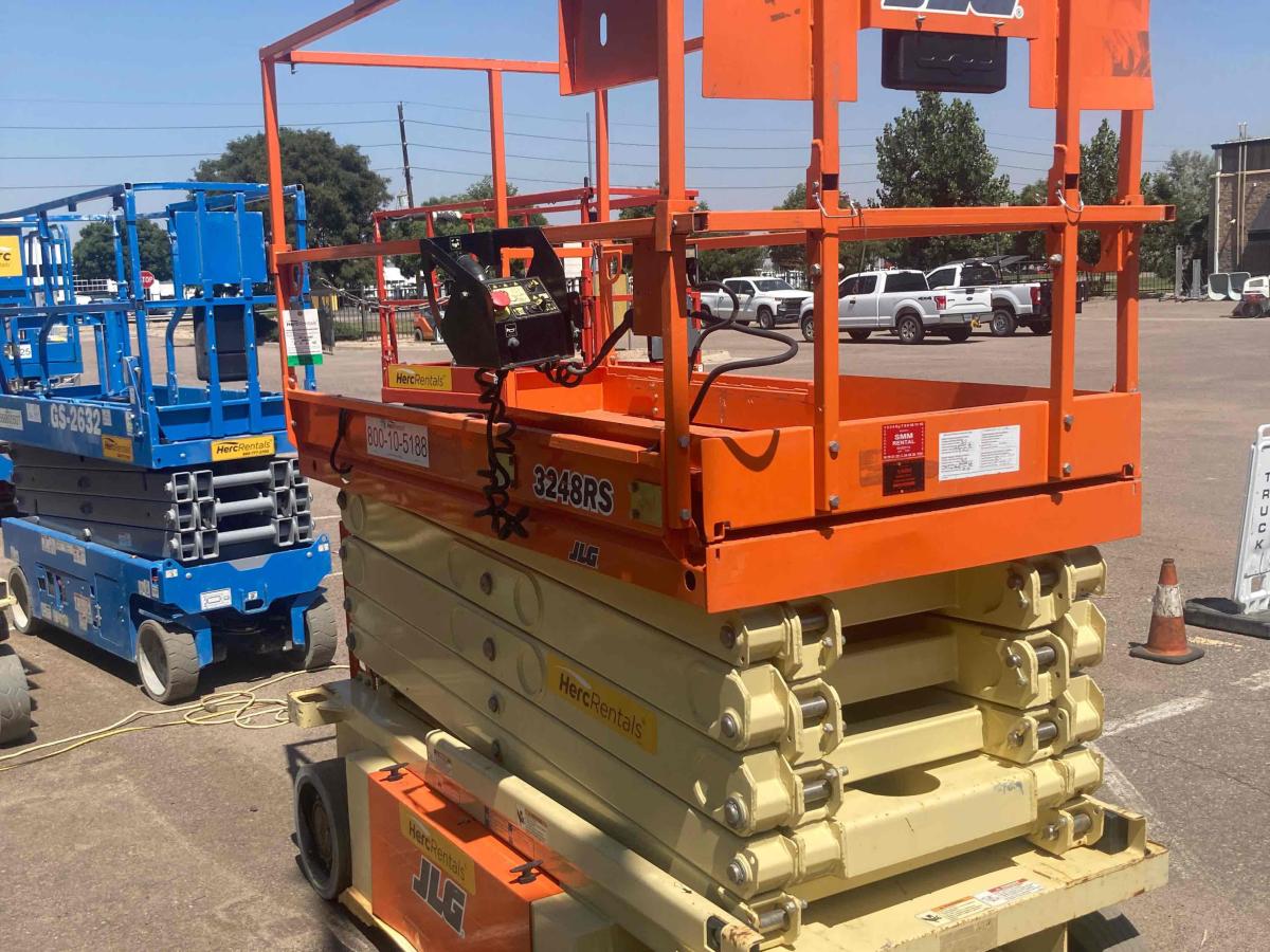 2016 JLG 3248RS