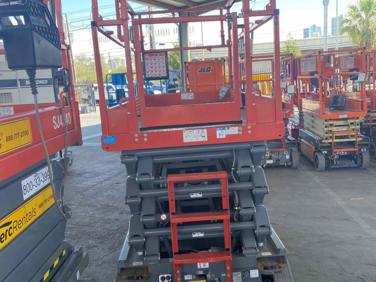 2017 Skyjack SJ4740