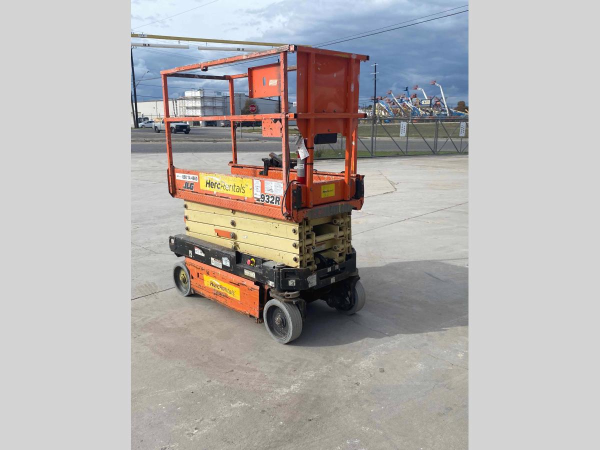 2017 JLG 1932R