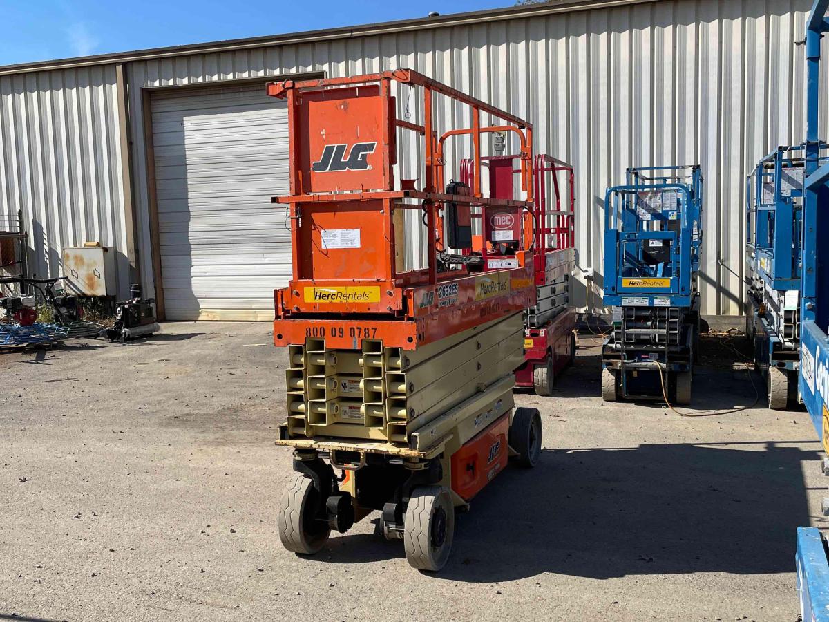 2016 JLG 2632ES