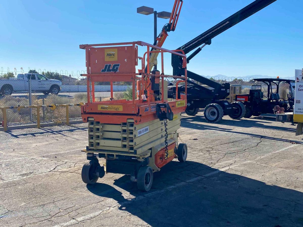 2017 JLG 2646ES