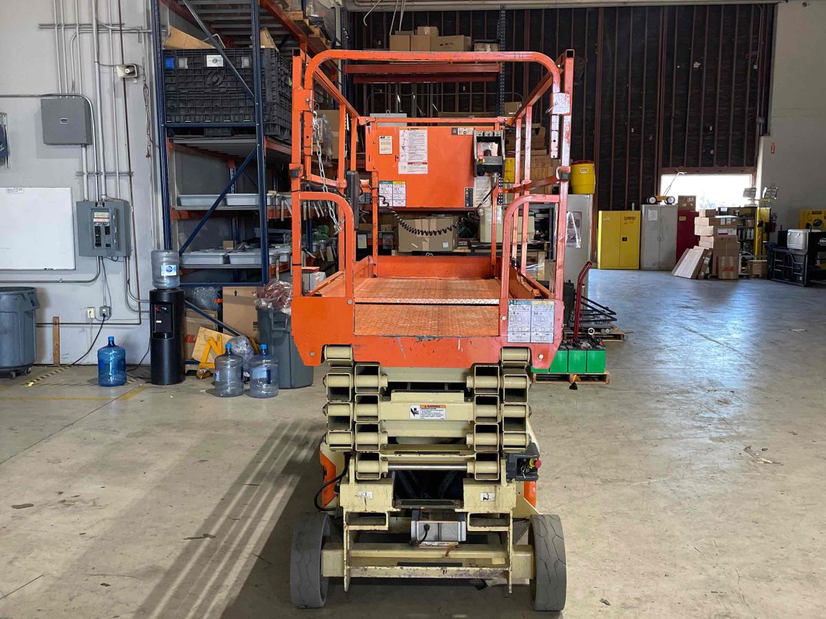 2016 JLG 3246ES