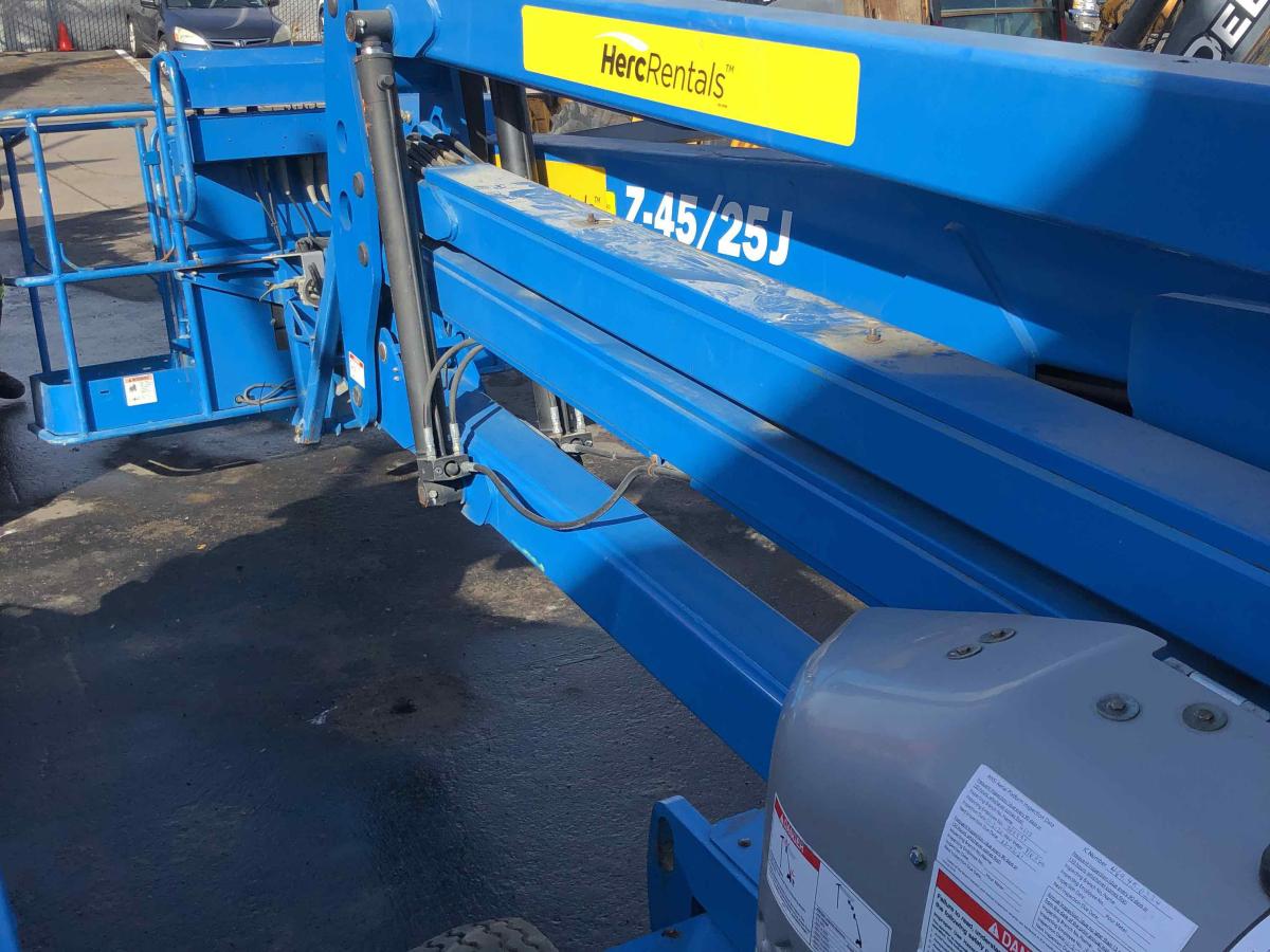2013 Genie Z-45/25