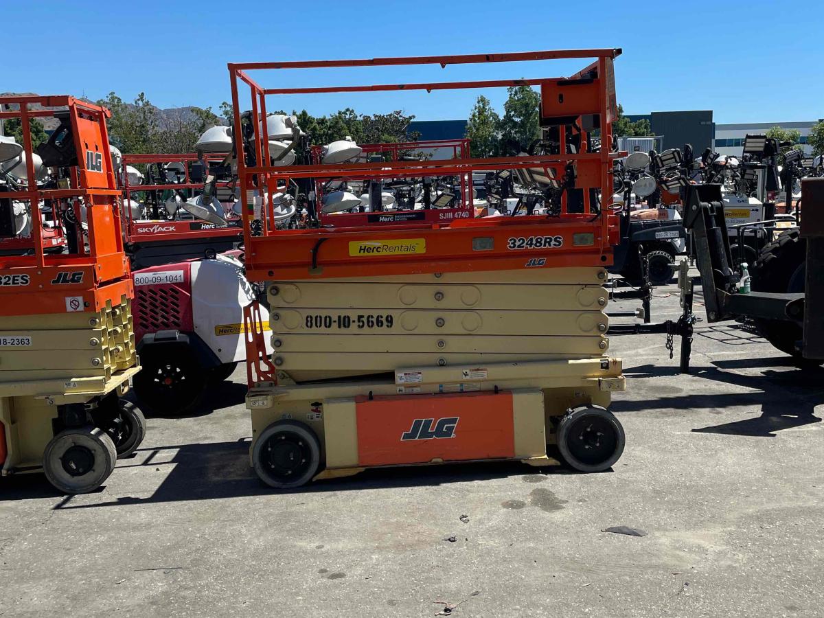 2016 JLG 3248RS