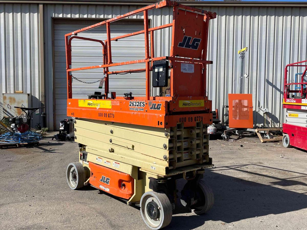 2016 JLG 2632ES