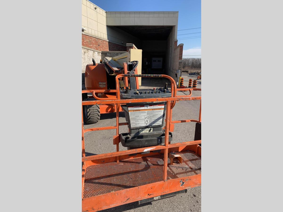 2014 JLG 450AJ