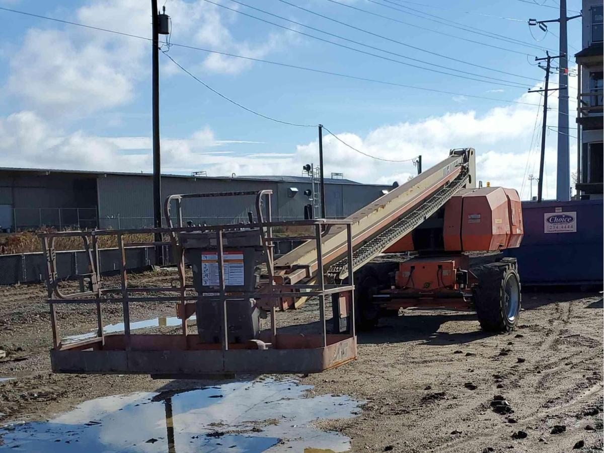 2014 JLG 800S