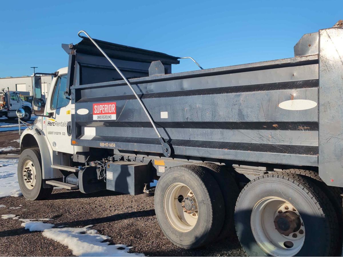 2016 Freightliner M2106