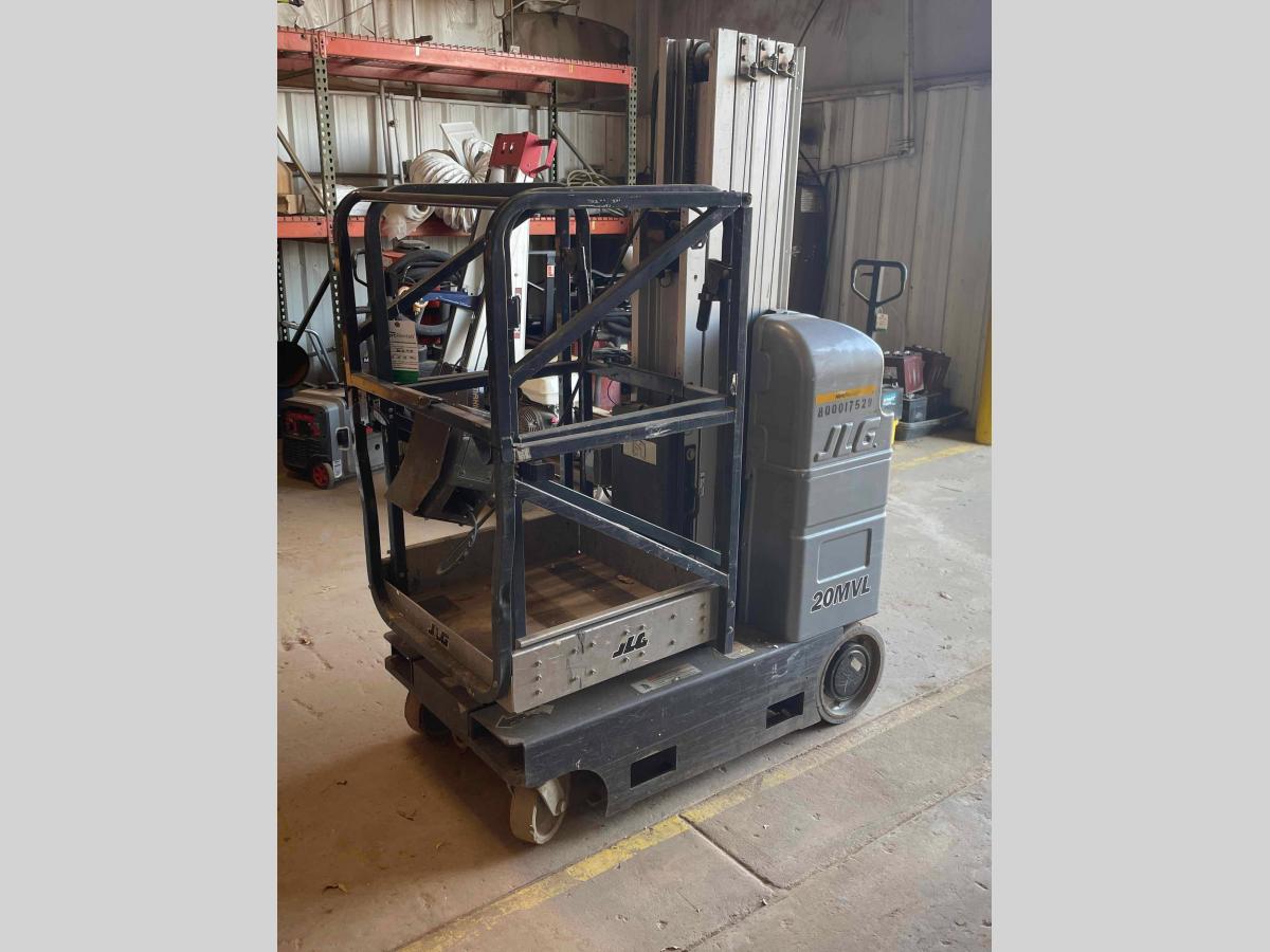 2014 JLG 20MVL