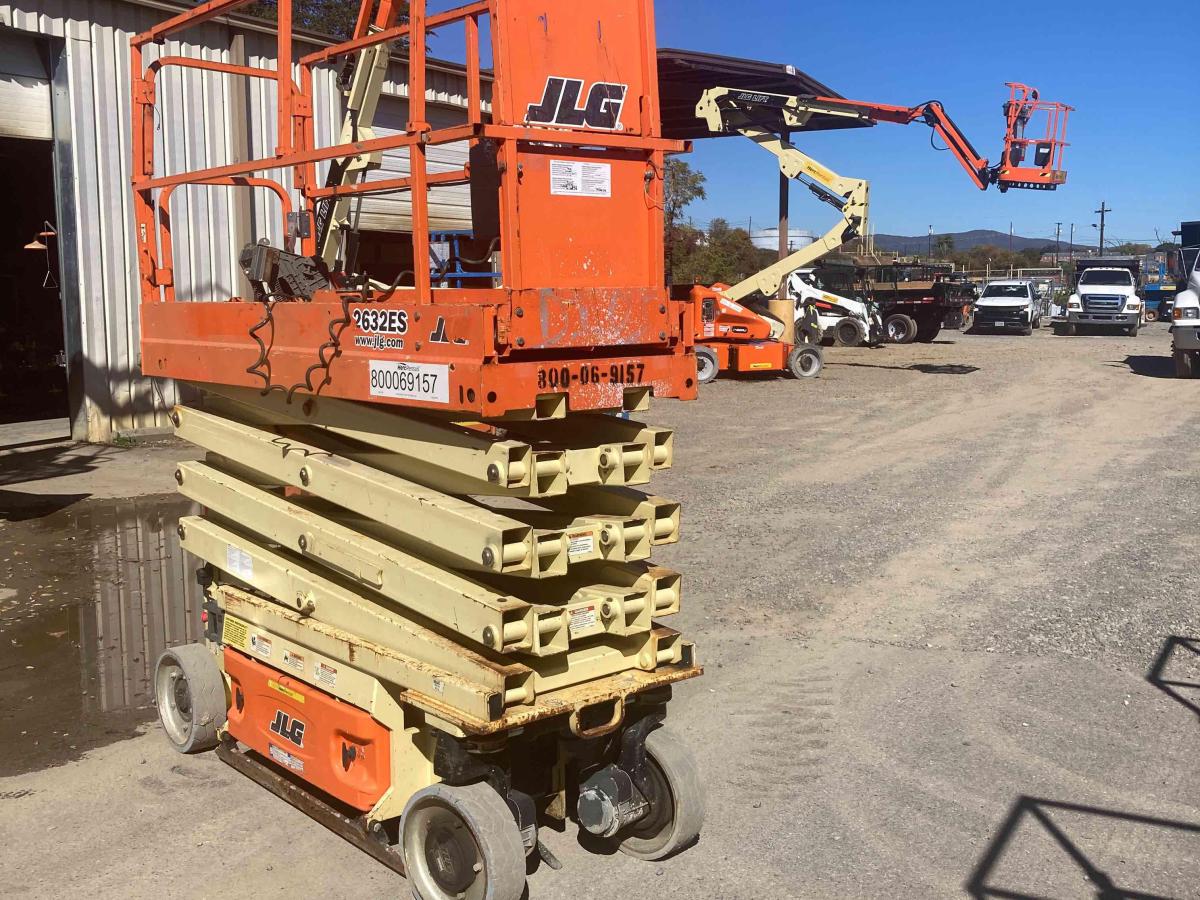 2015 JLG 2632ES