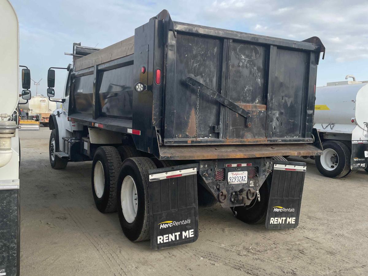 2016 Freightliner M2106