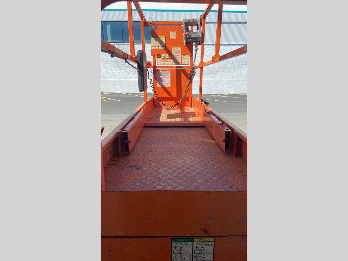 2015 JLG 2632ES