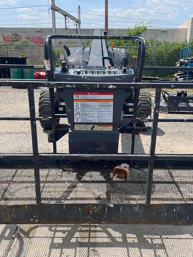2015 JLG 600A-4