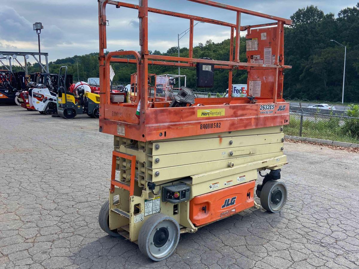 2016 JLG 2632ES