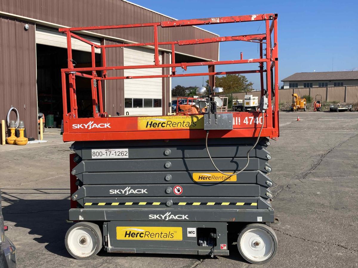 2017 Skyjack SJ4740-3